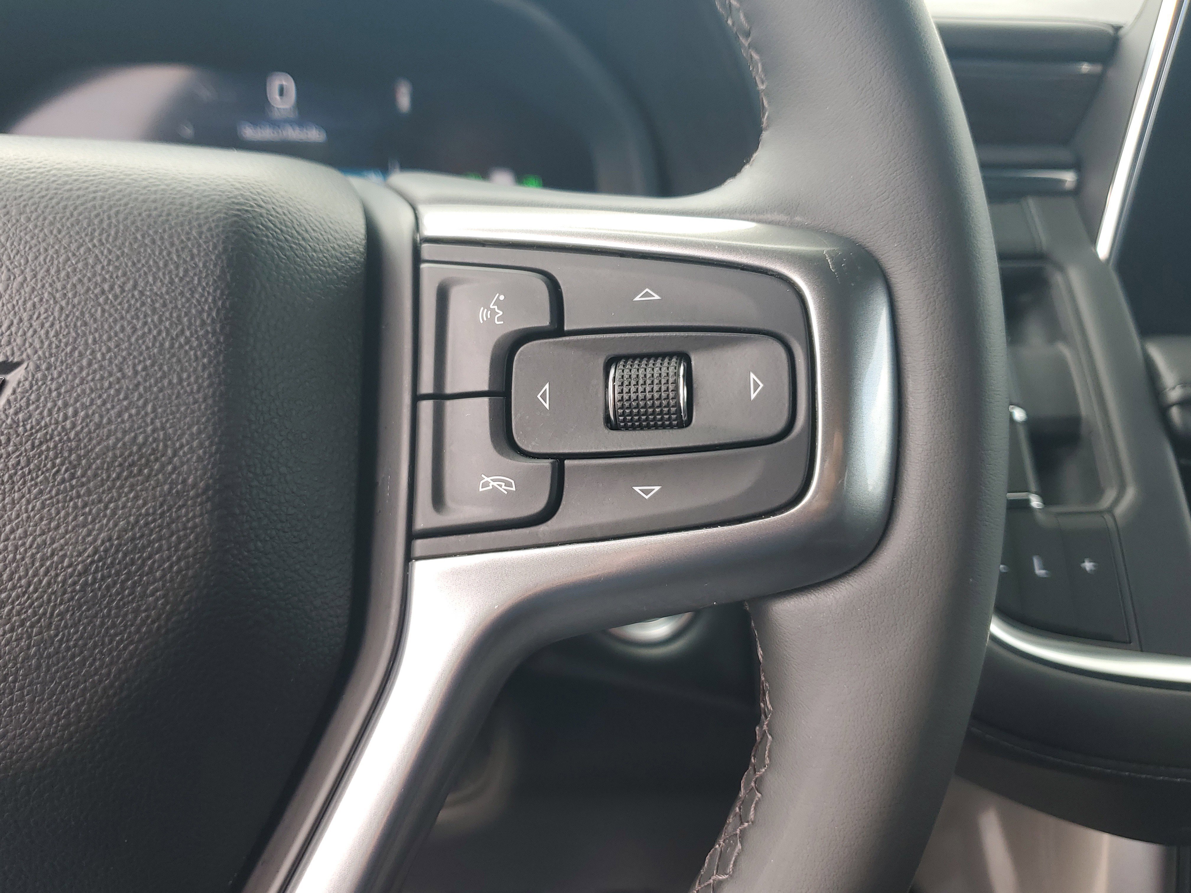 Used 2023 Chevrolet Suburban Z71 w/ Luxury Package image 24