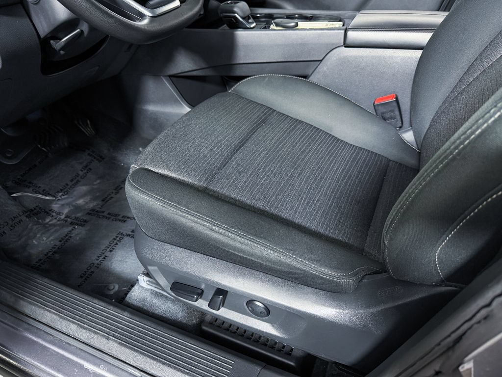 Certified 2022 Nissan Rogue SV FWD image 28