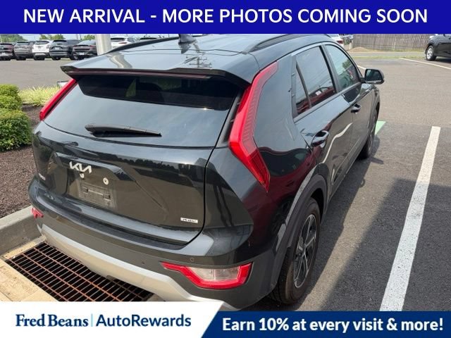 Used 2023 Kia Niro EX w/ EX Cold Weather Package FWD image 7