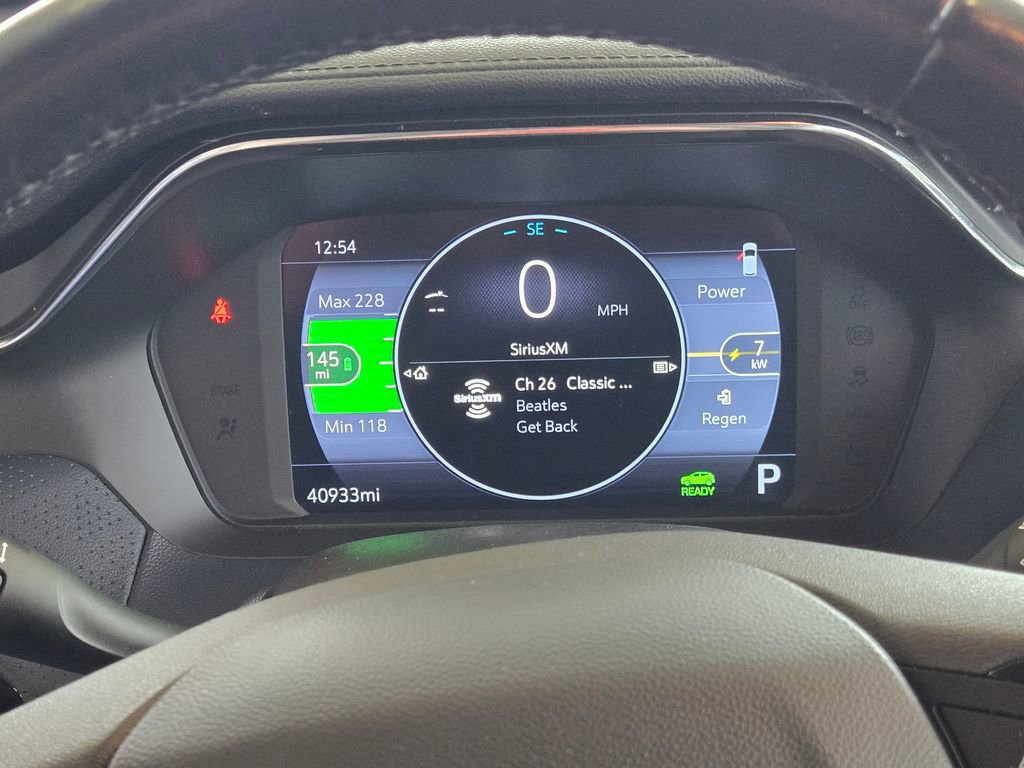 Used 2023 Chevrolet Bolt EUV Premier image 16