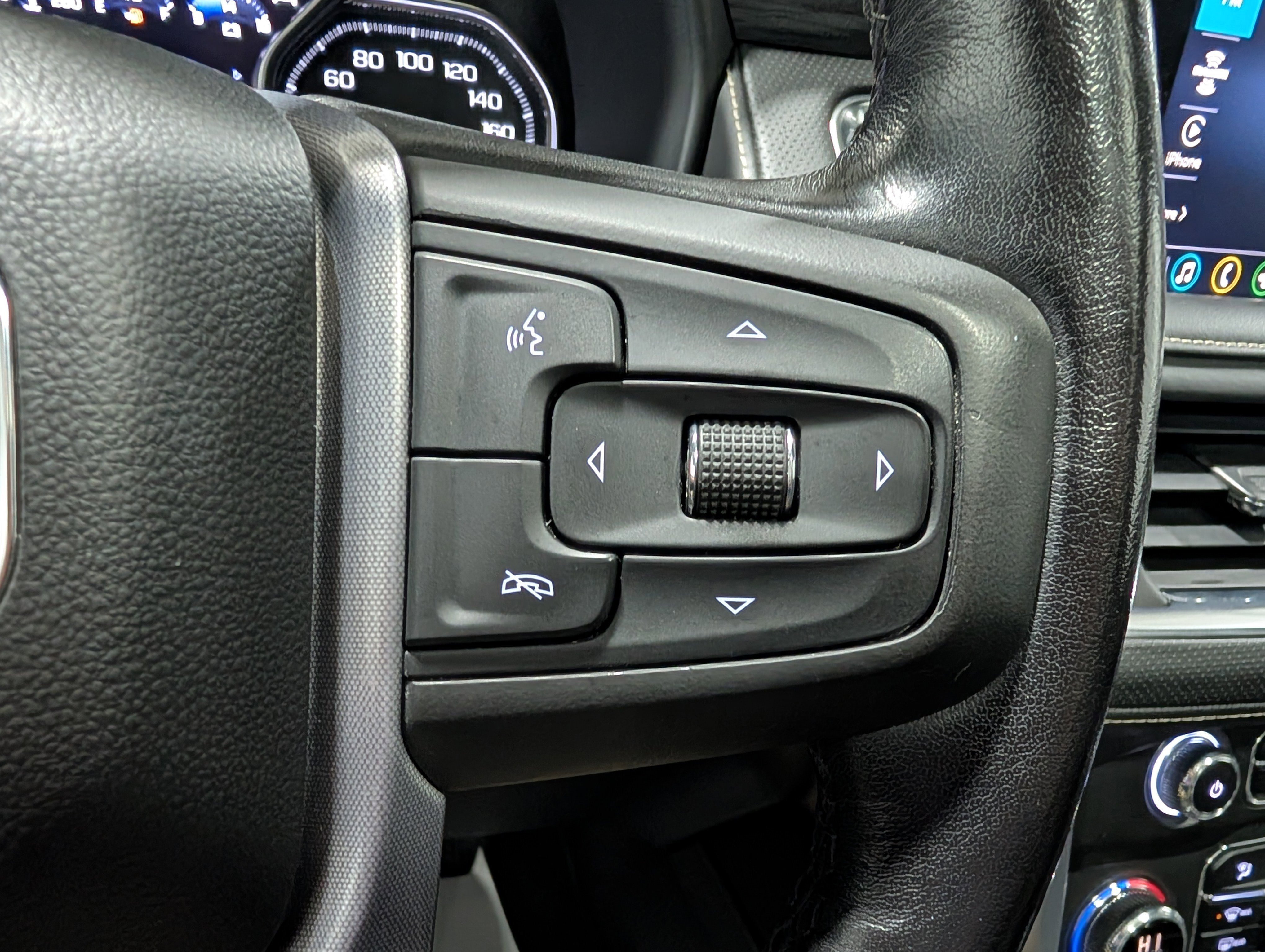 Used 2021 GMC Yukon XL SLT image 26