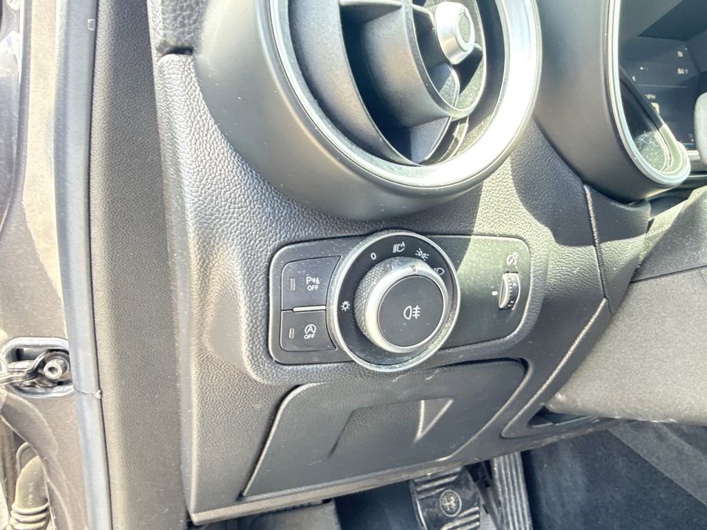 Used 2018 Alfa Romeo Stelvio AWD w/ Cold Weather Package image 13