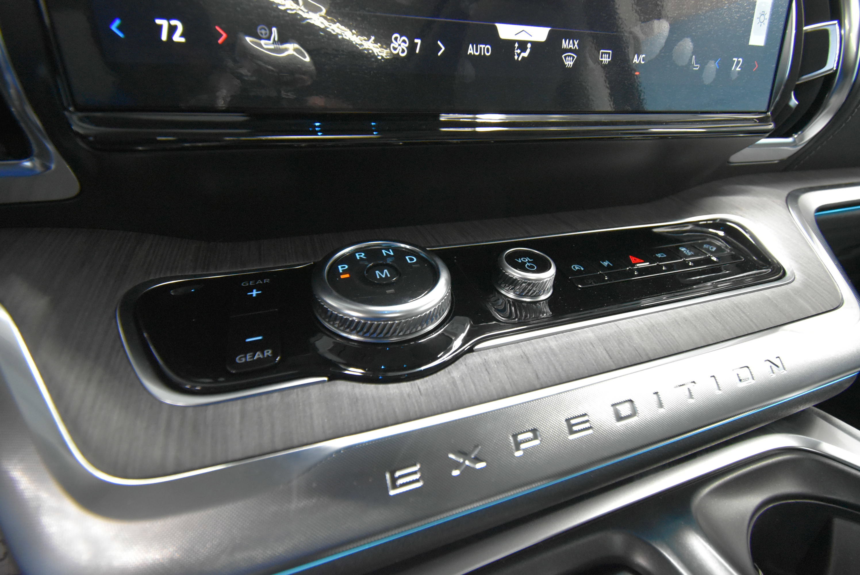 New 2026 Ford Expedition Max Platinum image 15