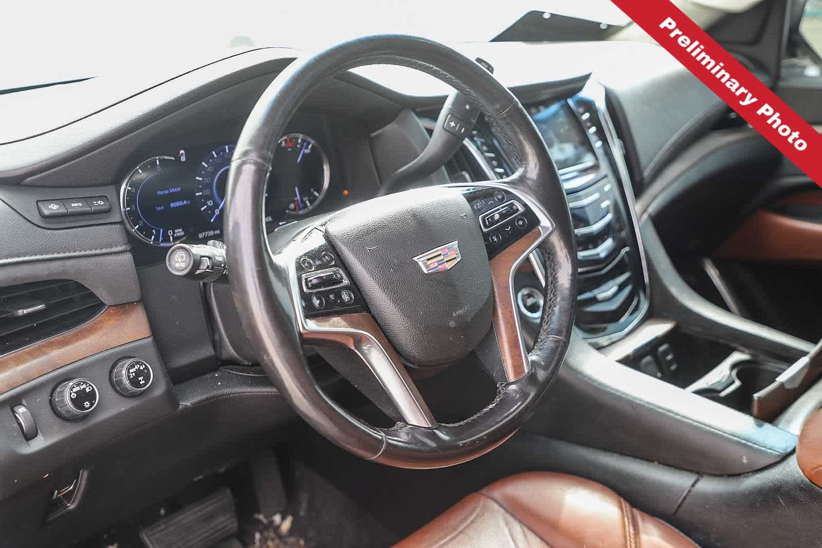Used 2018 Cadillac Escalade Premium Luxury AWD/4WD image 17