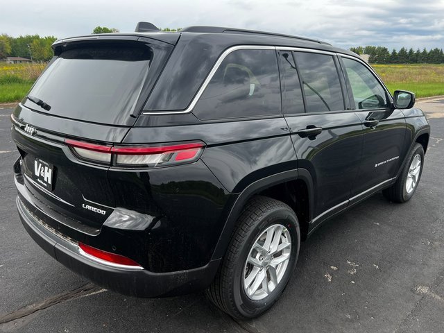 New 2025 Jeep Grand Cherokee Laredo X w/ Luxury Tech Group I image 3