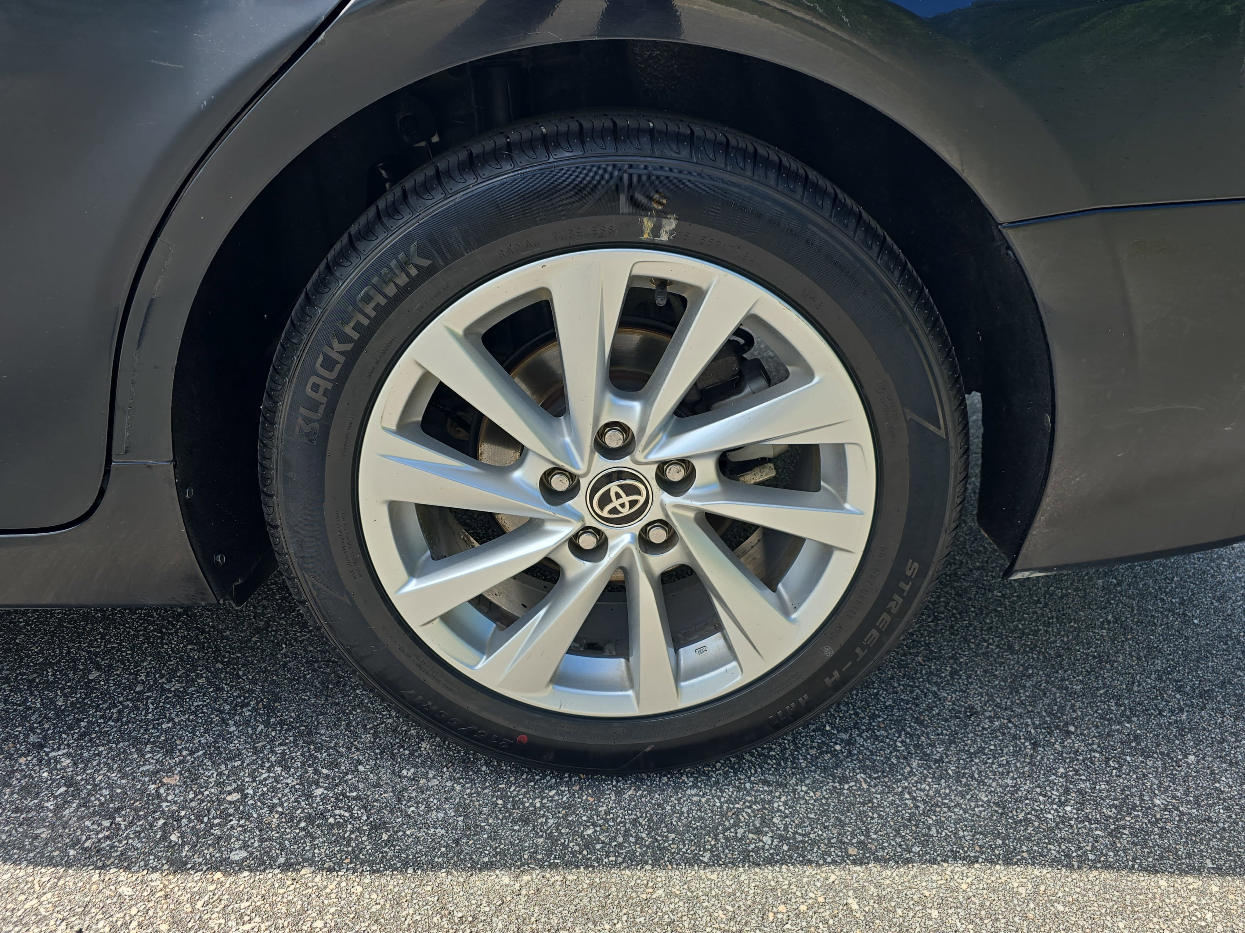 Used 2021 Toyota Camry LE FWD image 32