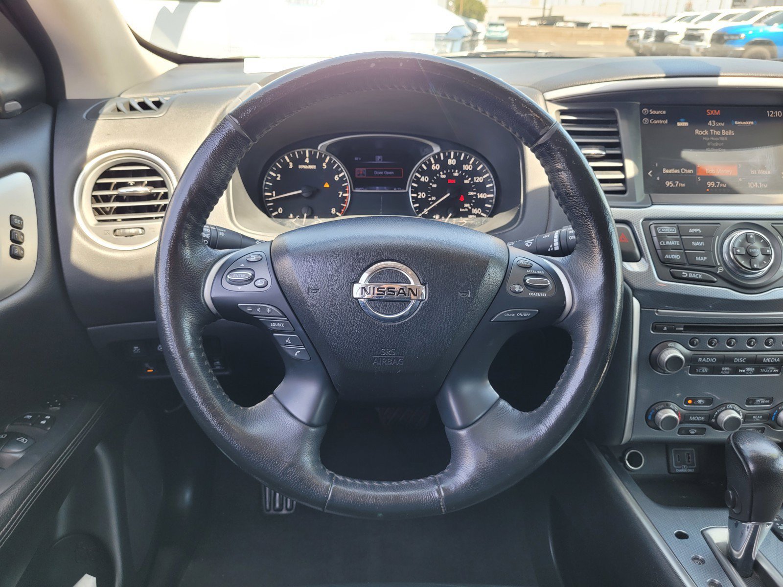 Used 2020 Nissan Pathfinder SL FWD image 18