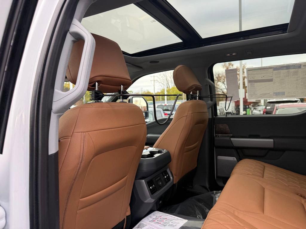 New 2026 Ford F250 Lariat w/ Black Appearance Package image 46