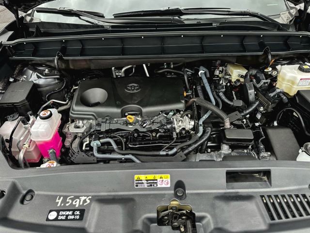 Used 2024 Toyota Highlander XLE image 12