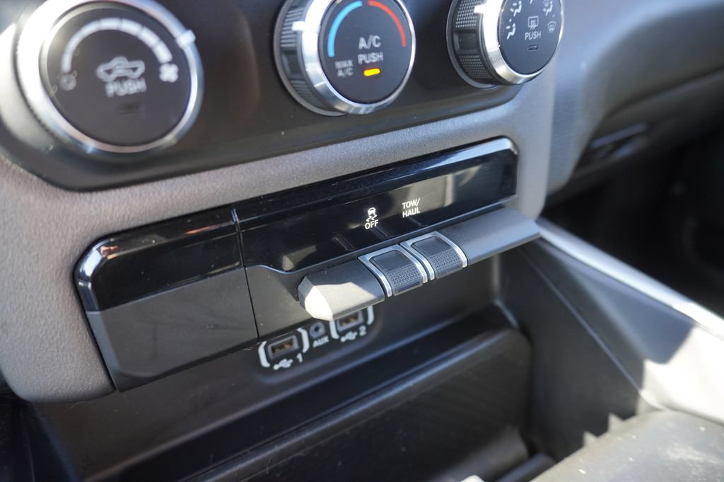 Used 2022 RAM 1500 Big Horn AWD/4WD image 18