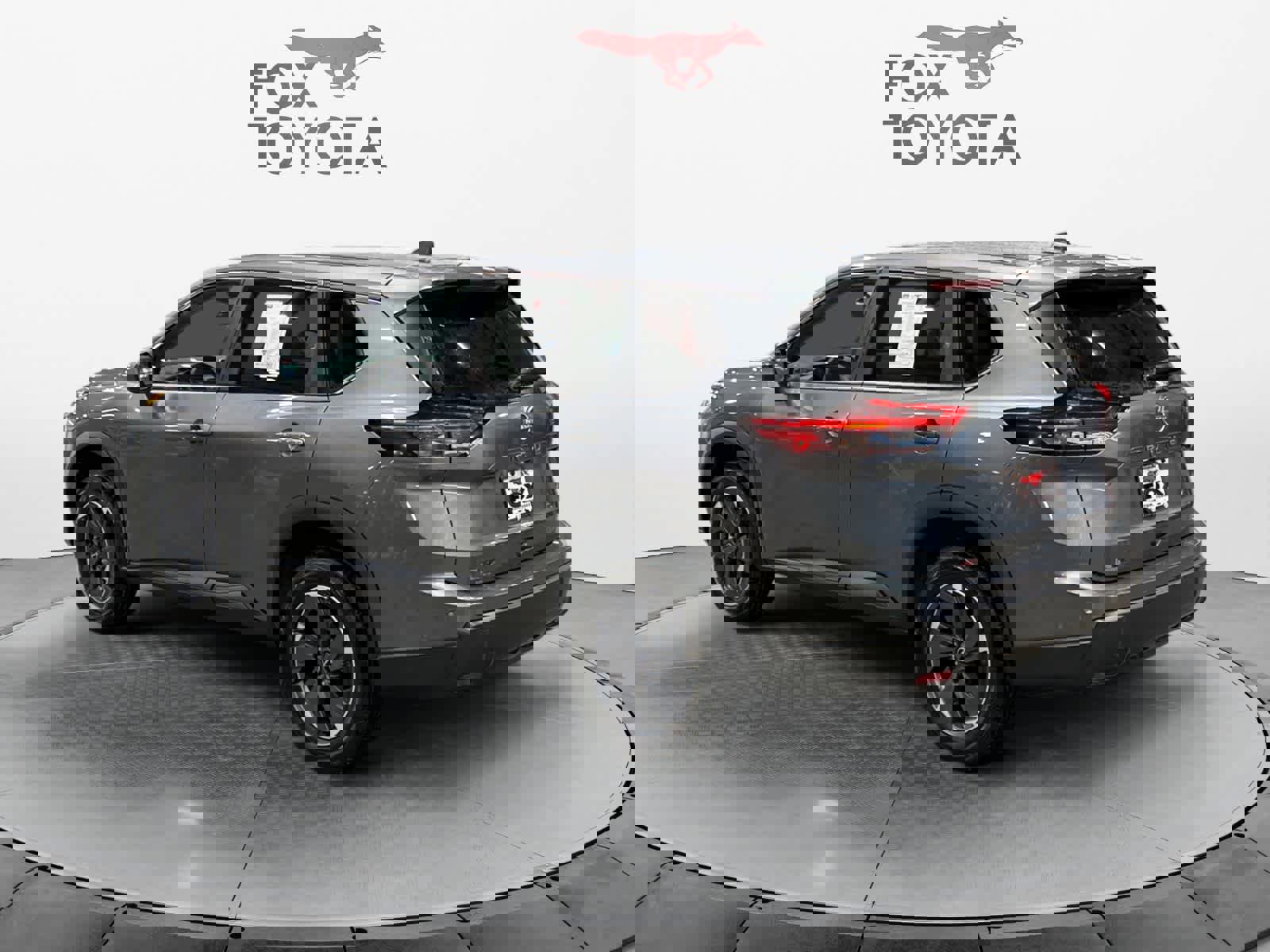 Used 2025 Nissan Rogue SV image 4