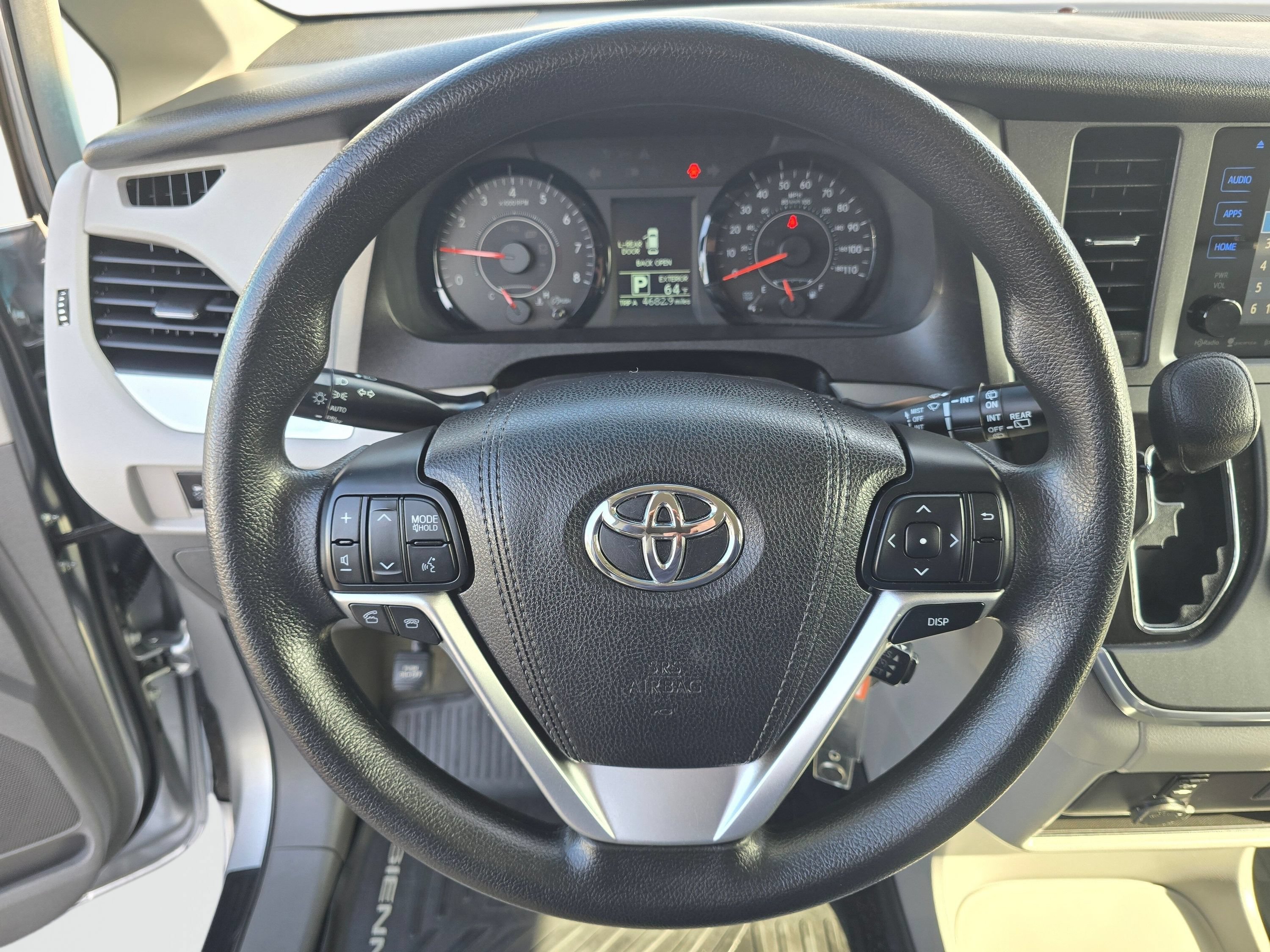 Used 2017 Toyota Sienna LE FWD image 13