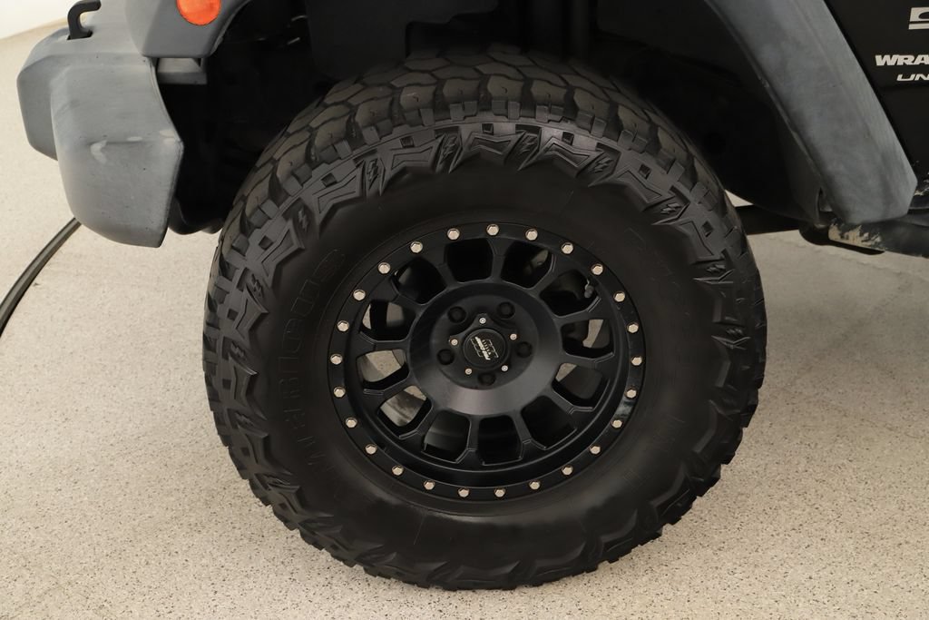 Used 2018 Jeep Wrangler Unlimited Sport w/ Connectivity Group AWD/4WD image 37