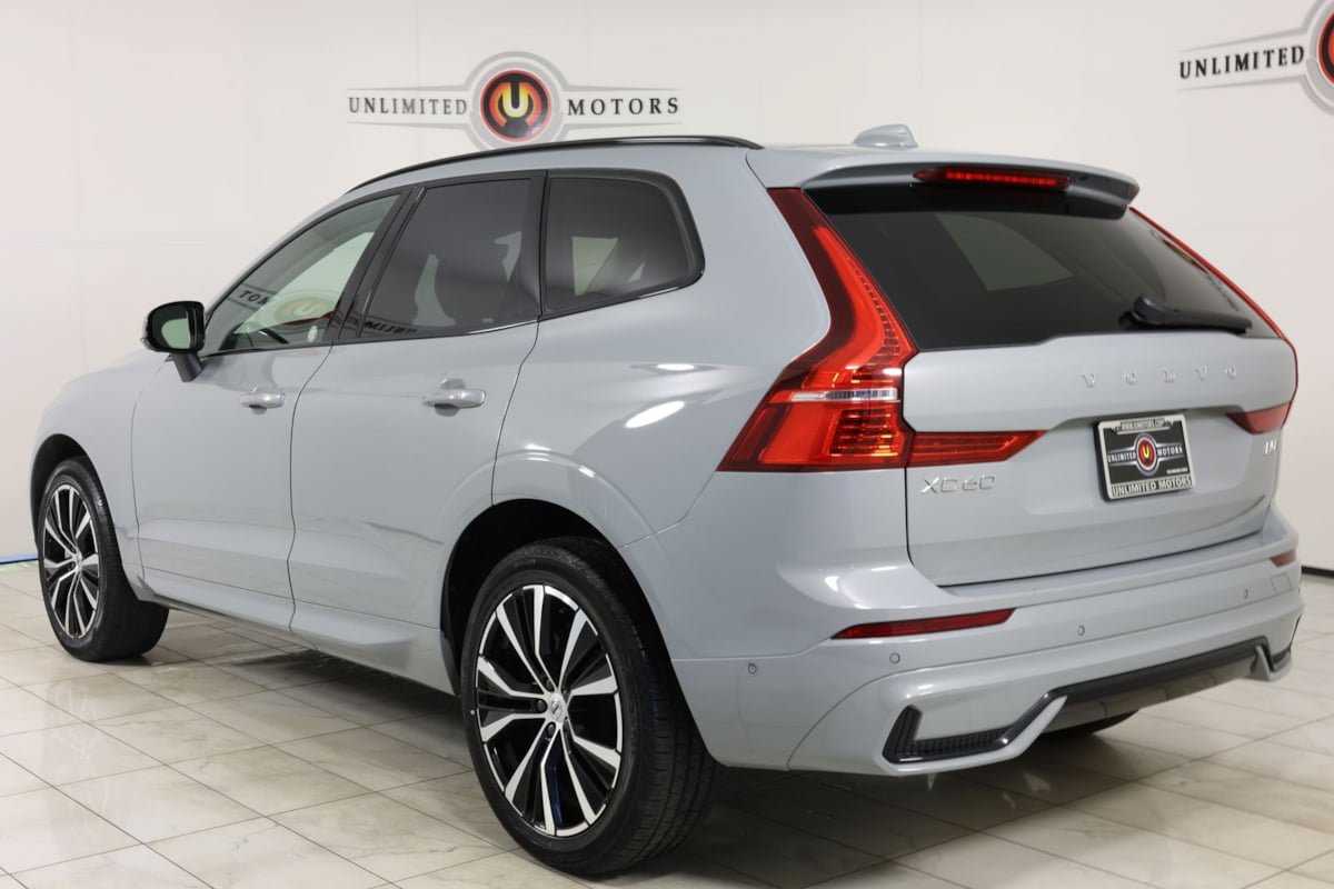 Used 2025 Volvo XC60 B5 Plus AWD/4WD image 4
