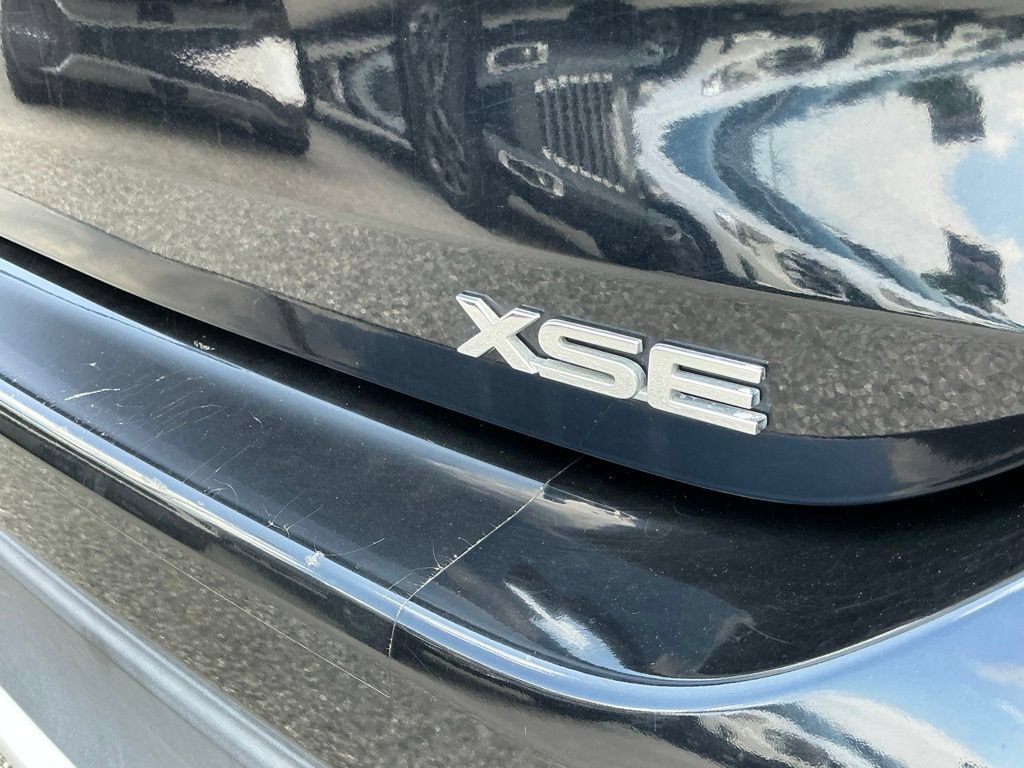 Used 2021 Toyota Highlander XSE FWD image 24