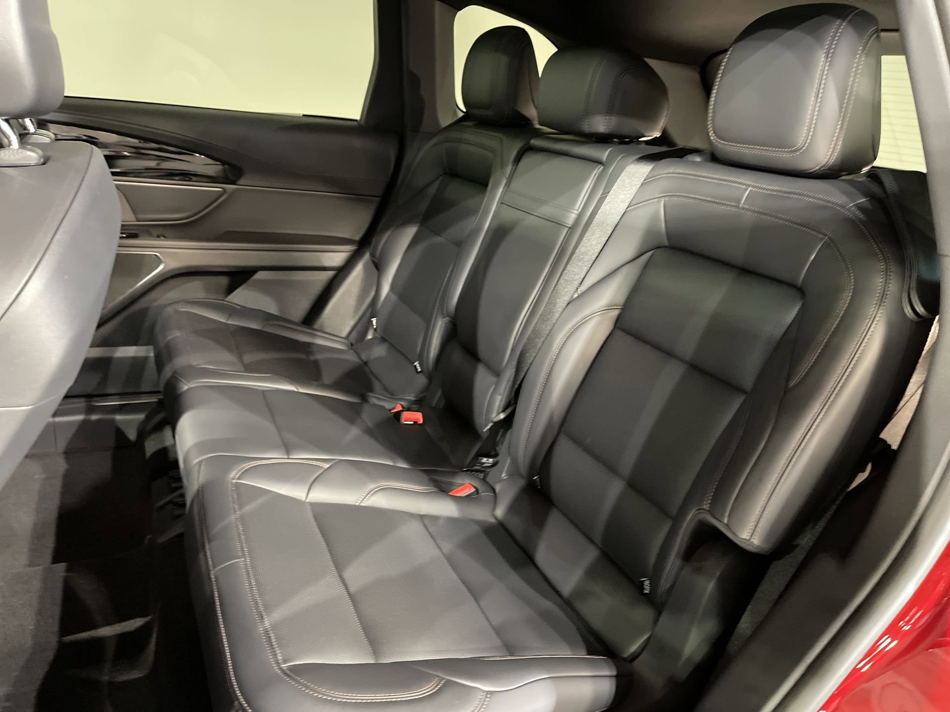 New 2024 Lincoln Nautilus Premier w/ Equipment Group 102A image 28