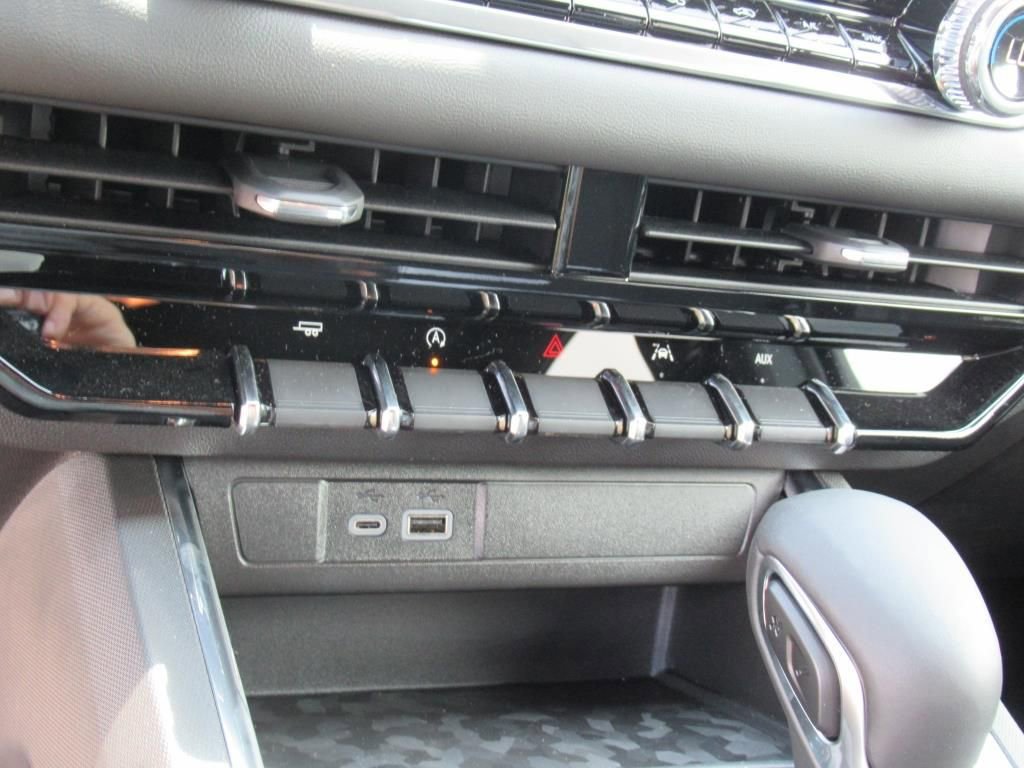 New 2025 GMC Canyon Elevation w/ Convenience Package image 23