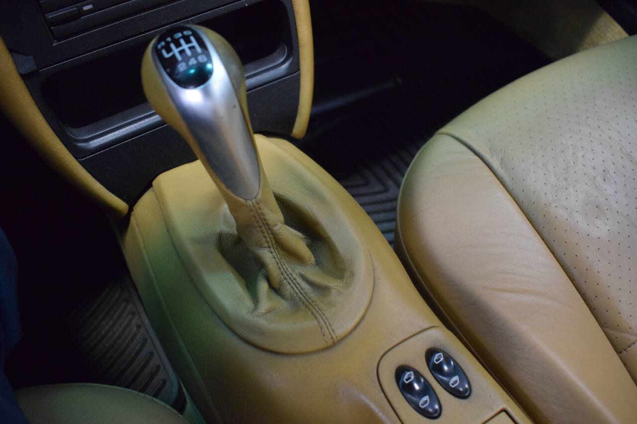 Used 2000 Porsche 911 Carrera image 27