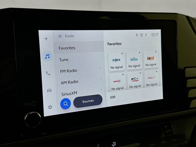Used 2025 Toyota Camry SE image 15