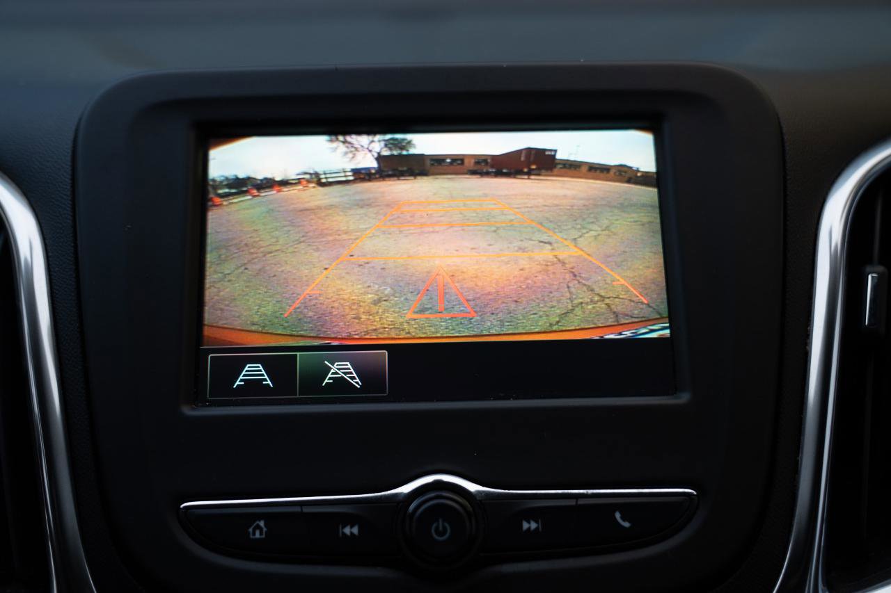 Used 2018 Chevrolet Equinox LT FWD image 40