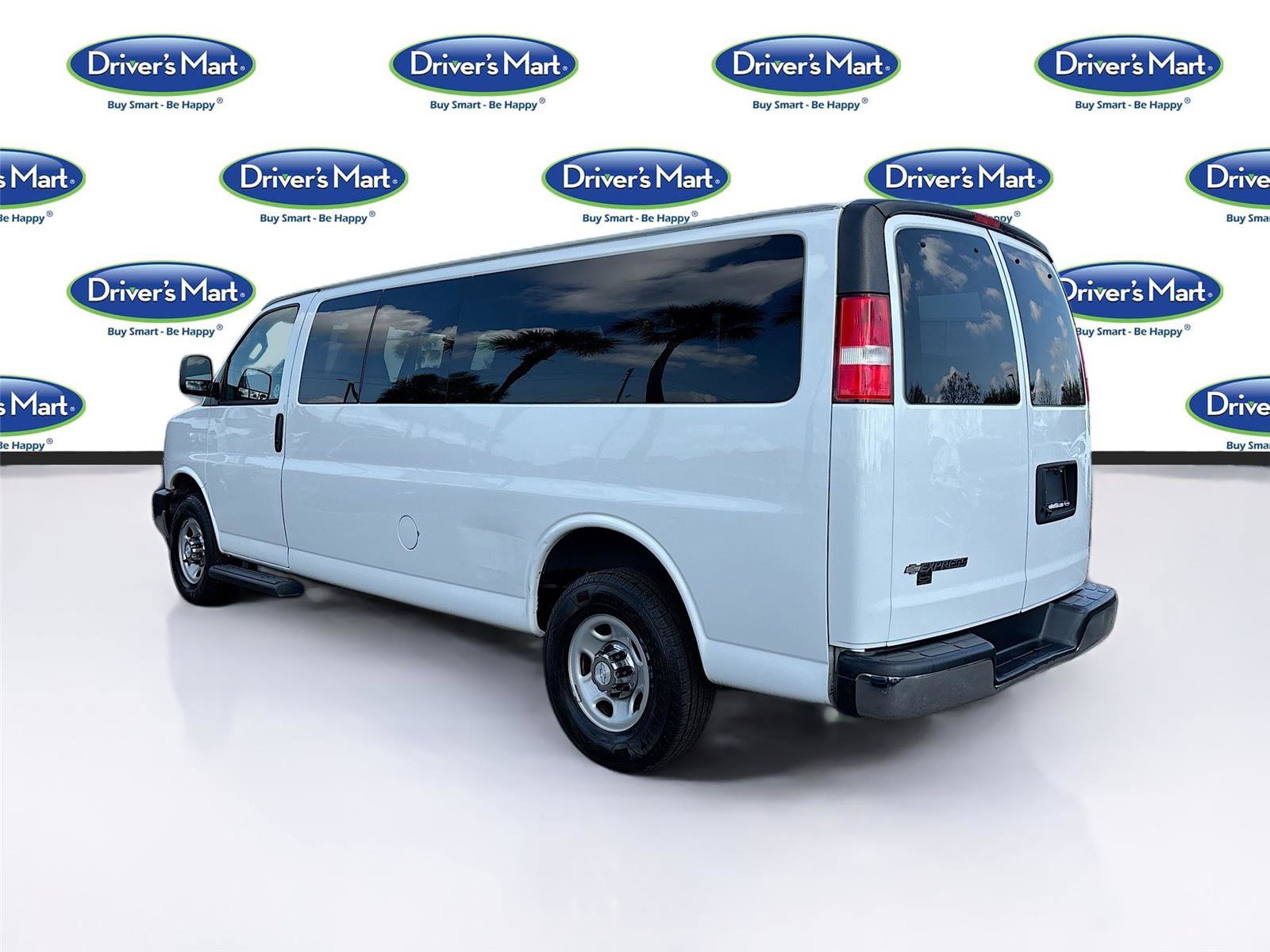 Used 2020 Chevrolet Express 3500 LT w/ LT Preferred Equipment Group image 5