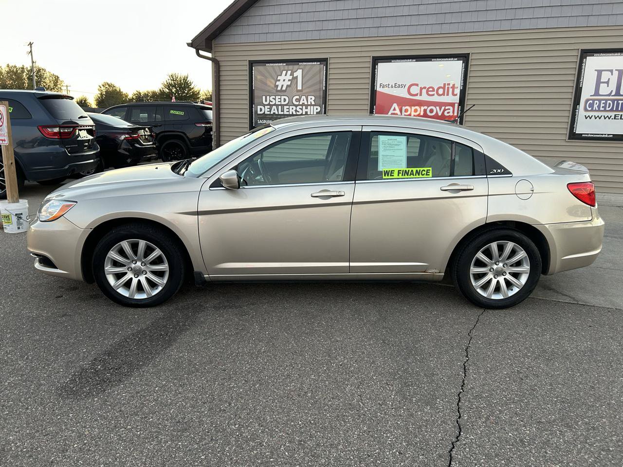 Used 2013 Chrysler 200 Touring FWD image 8