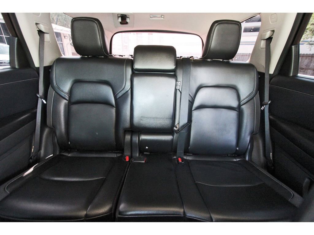 Used 2023 Nissan Pathfinder SL w/ Black Appearance Package image 16