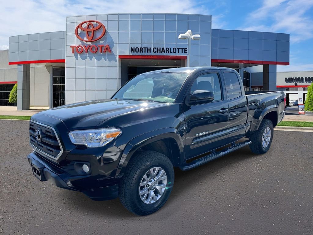 Used 2017 Toyota Tacoma SR5 w/ Tow Package image 4