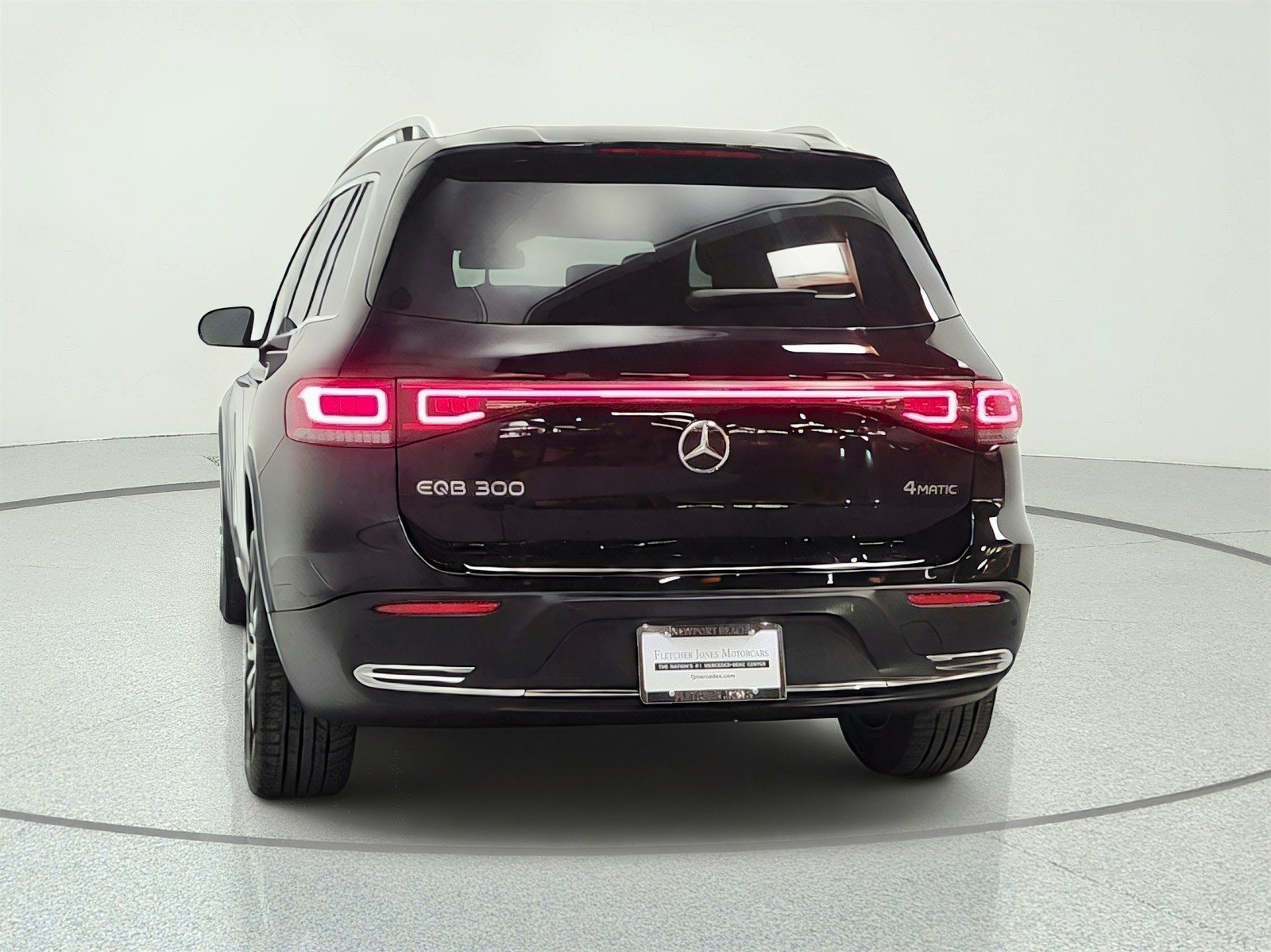 Used 2023 Mercedes-Benz EQB 300 4MATIC image 6