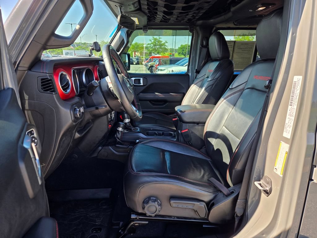 Used 2018 Jeep Wrangler Unlimited Rubicon w/ Dual Top Group AWD/4WD image 14