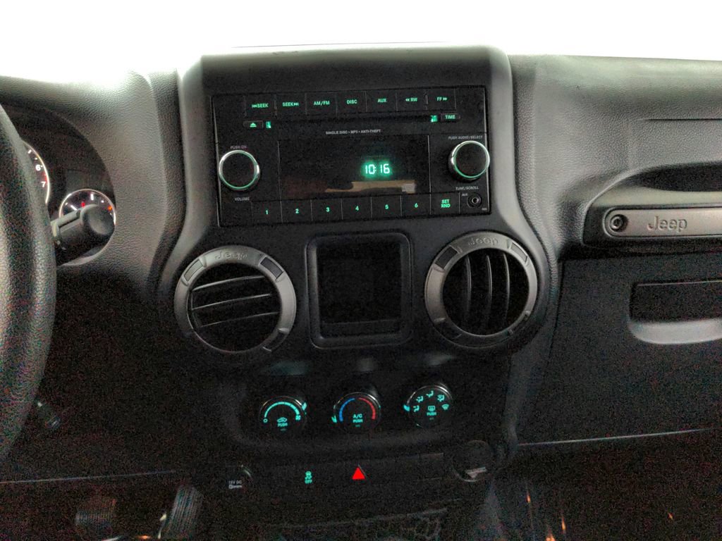 Used 2017 Jeep Wrangler Sport w/ LED Lighting Group AWD/4WD image 30