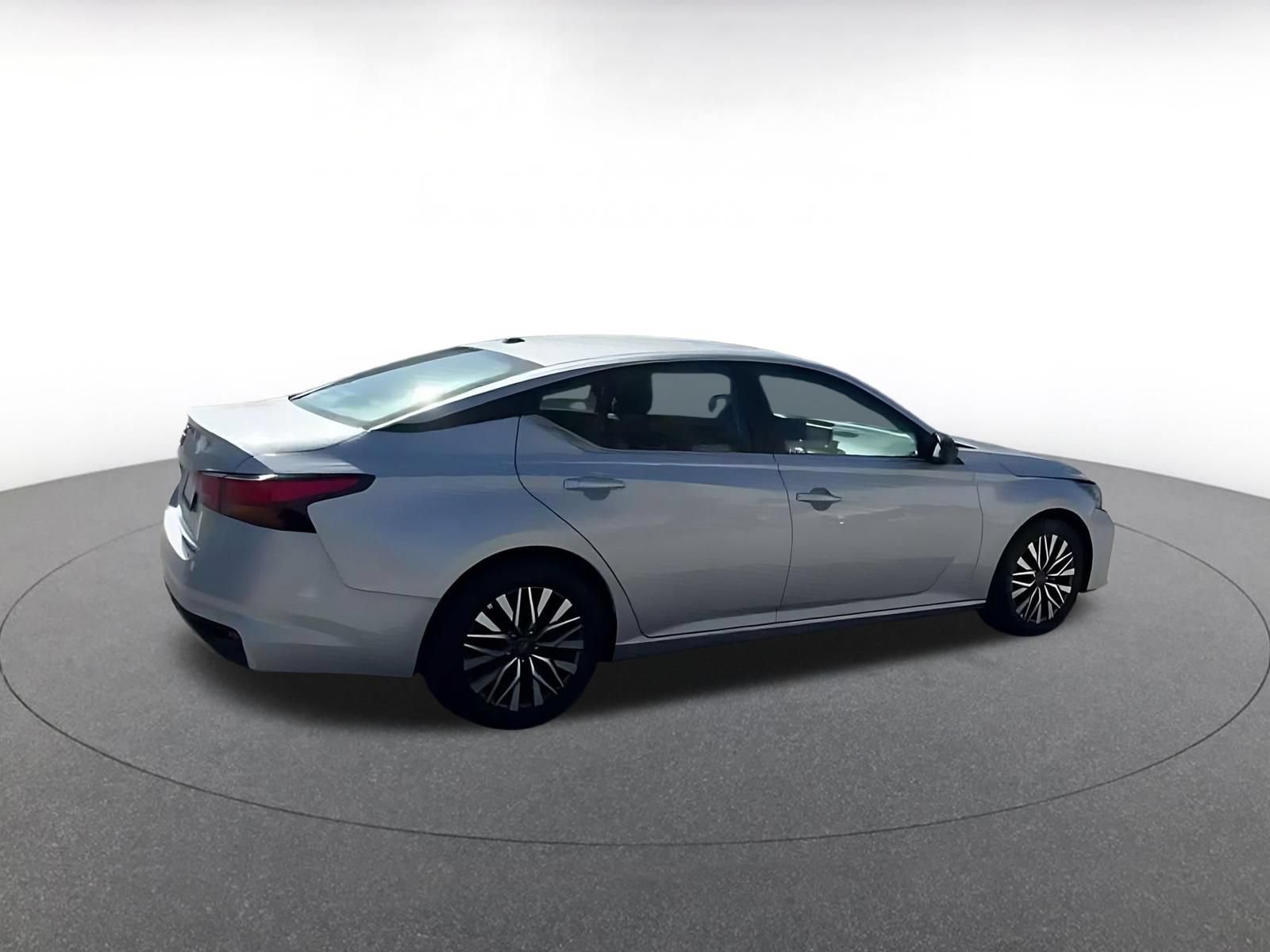 Used 2026 Nissan Altima 2.5 SV FWD image 14