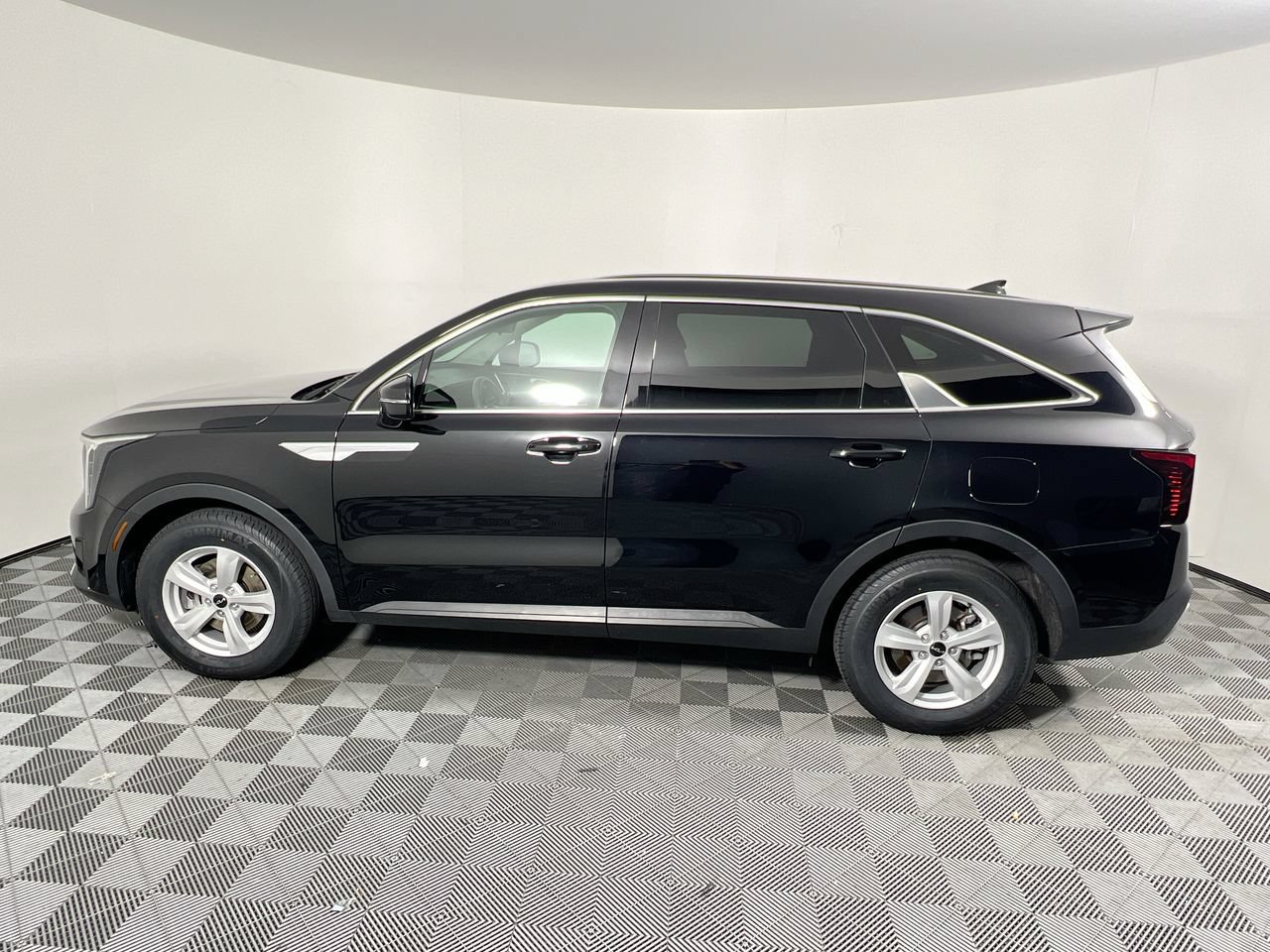 New 2026 Kia Sorento LX FWD image 6