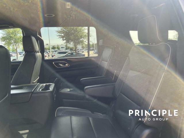 Used 2023 Chevrolet Suburban Premier AWD/4WD image 28