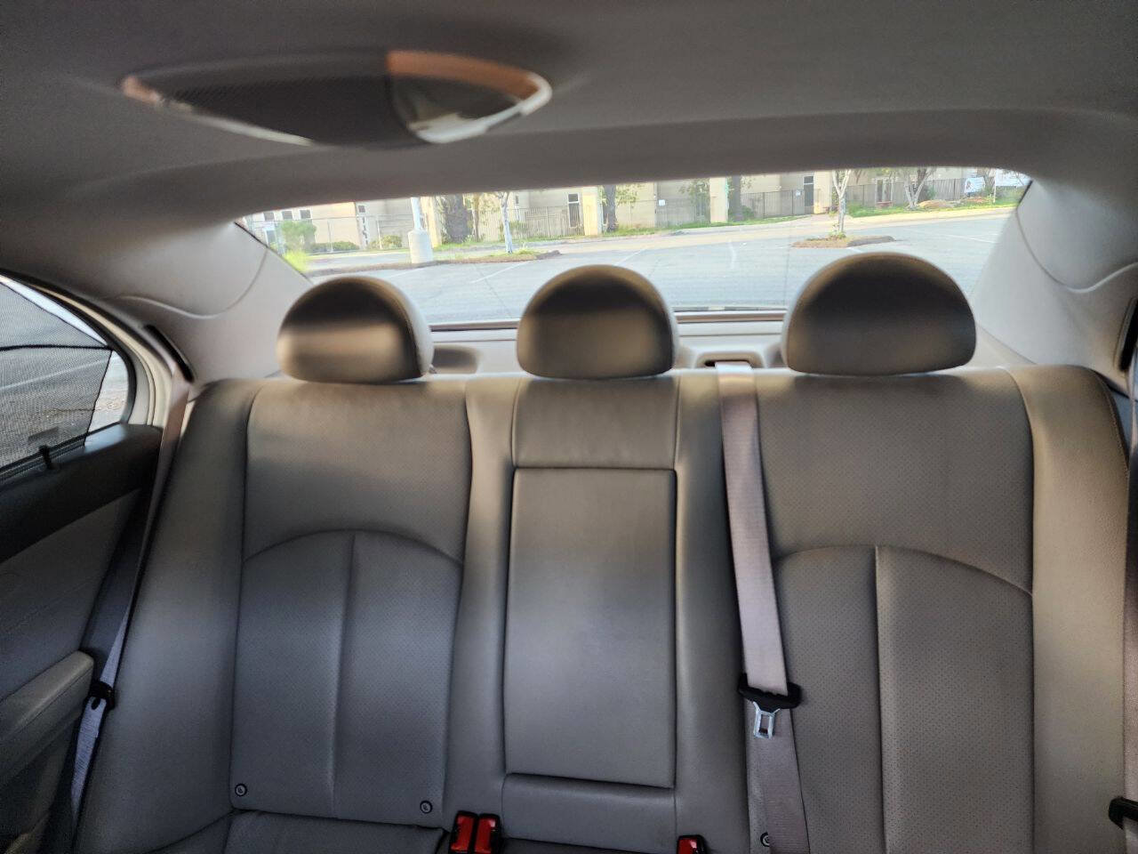 Used 2005 Mercedes-Benz E 320 Sedan image 24