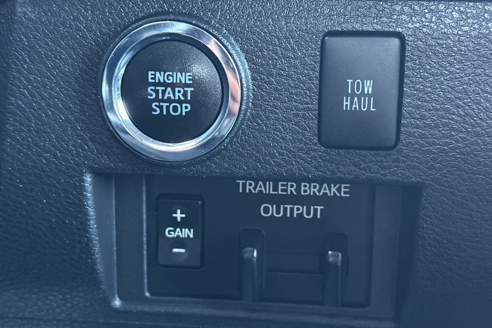 Used 2021 Toyota Tundra Limited w/ Limited Premium Package image 21