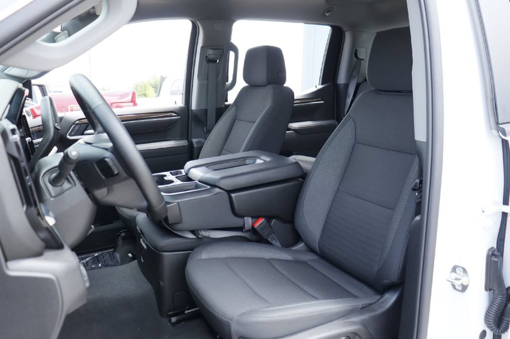 Used 2026 Chevrolet Silverado 1500 LT AWD/4WD image 5