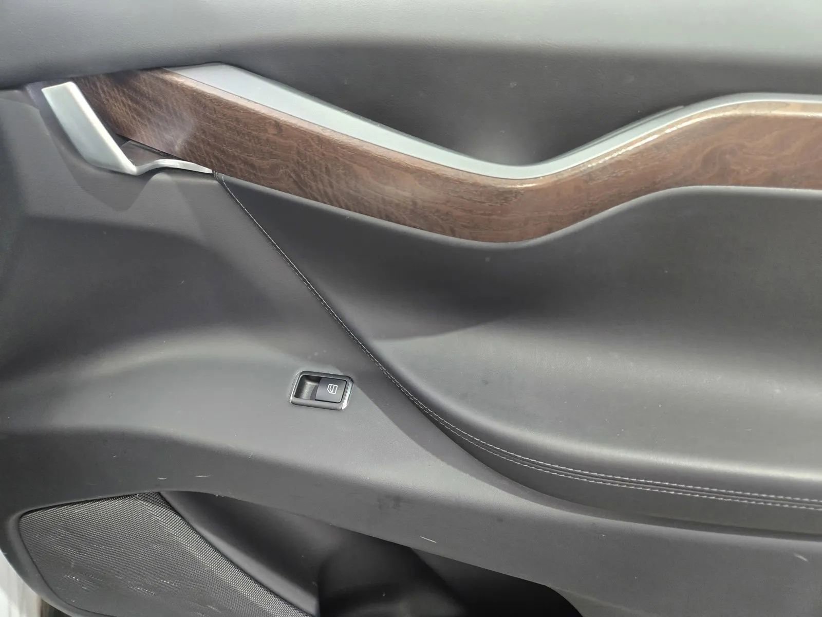 Used 2020 Tesla Model X Long Range image 6