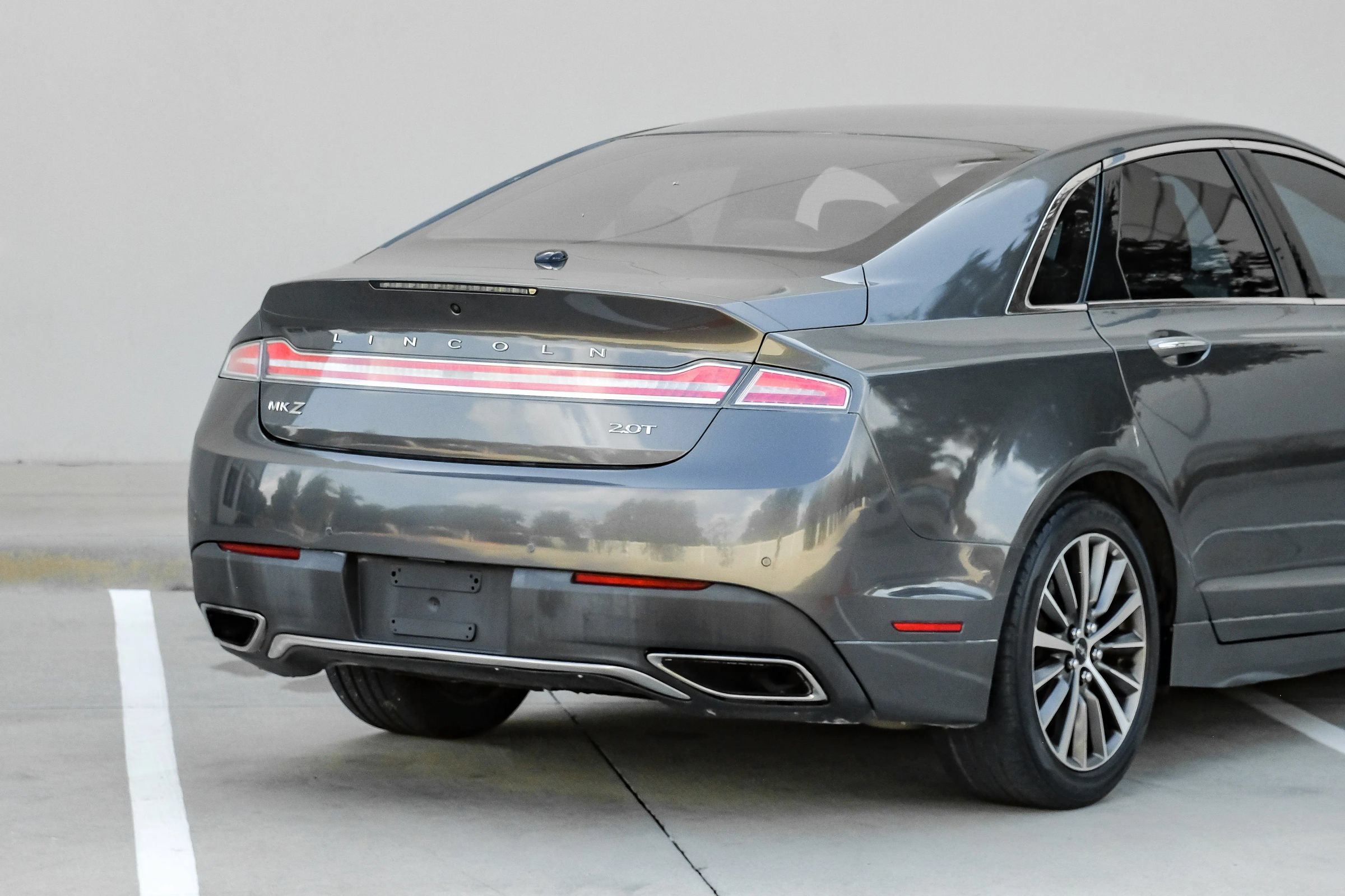 Used 2017 Lincoln MKZ Premiere FWD image 12