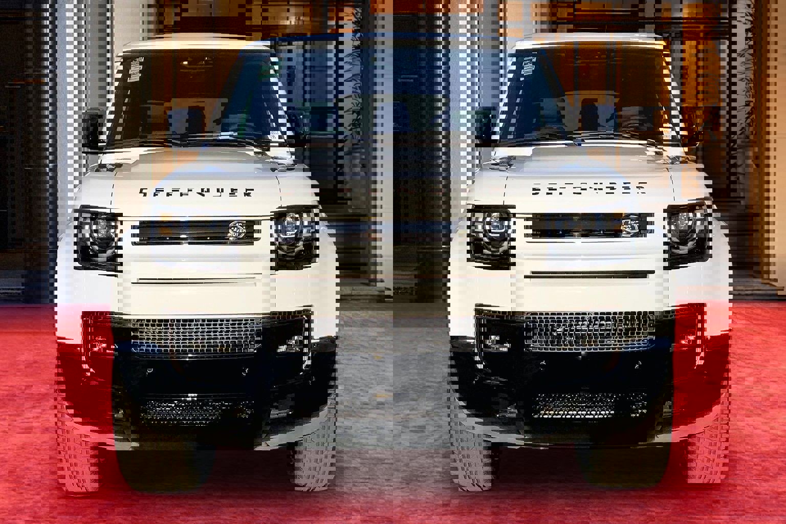New 2026 Land Rover Defender 130 X-Dynamic SE image 2