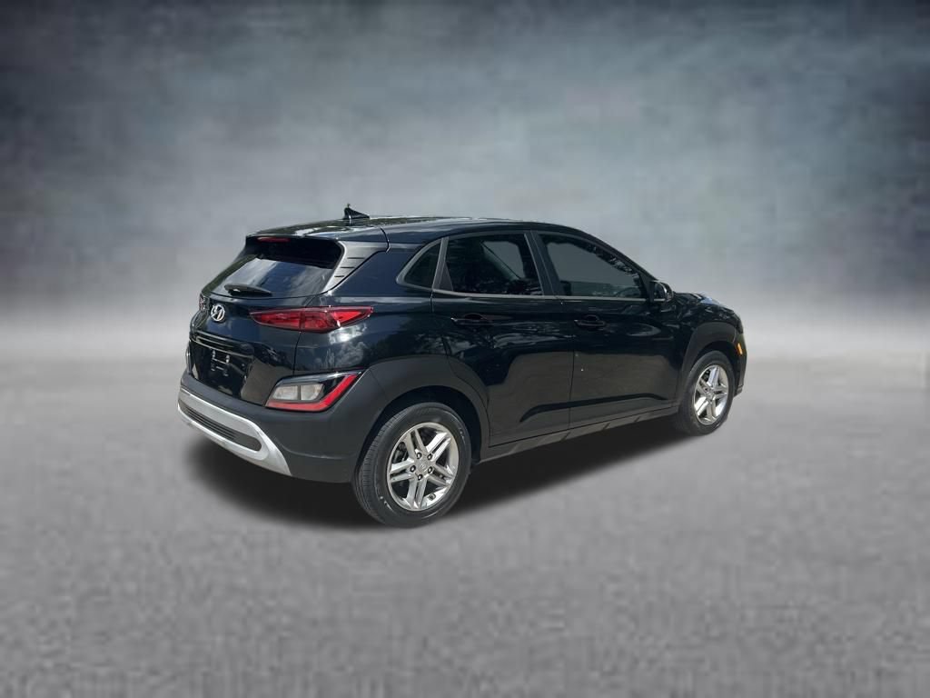 Used 2023 Hyundai Kona SE w/ Cargo Package FWD image 5
