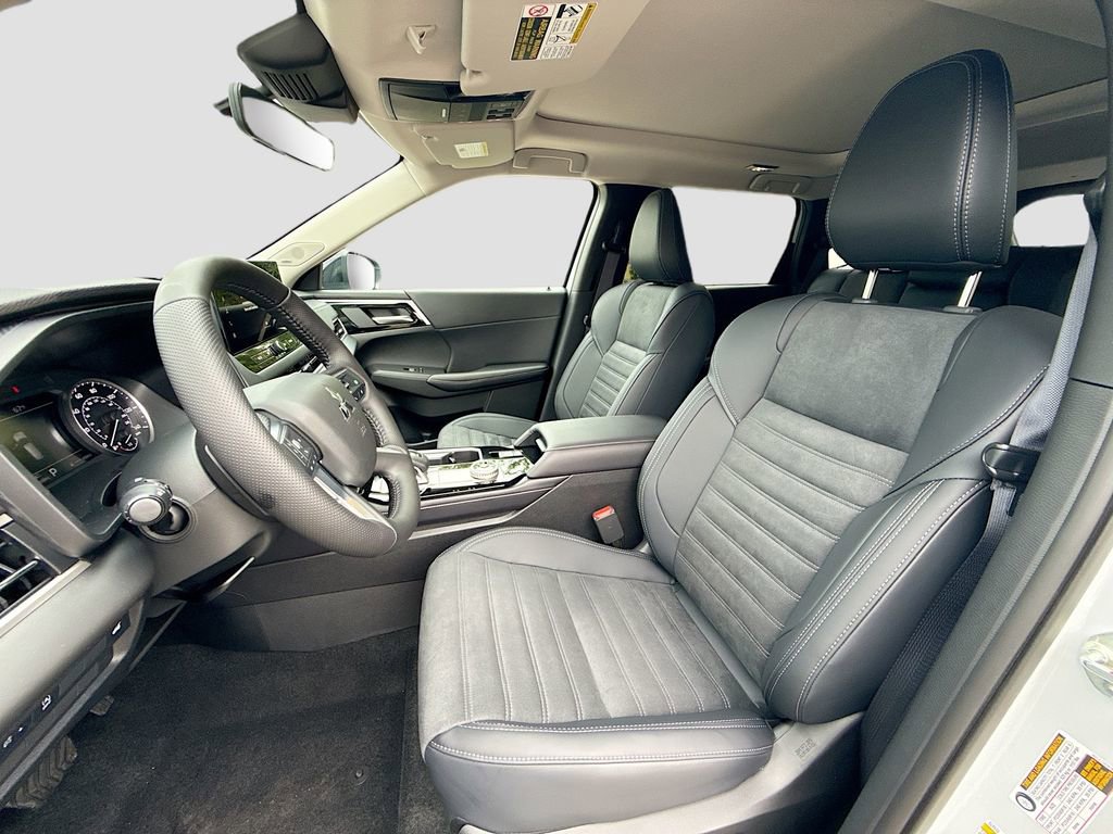 New 2026 Mitsubishi Outlander AWD image 22