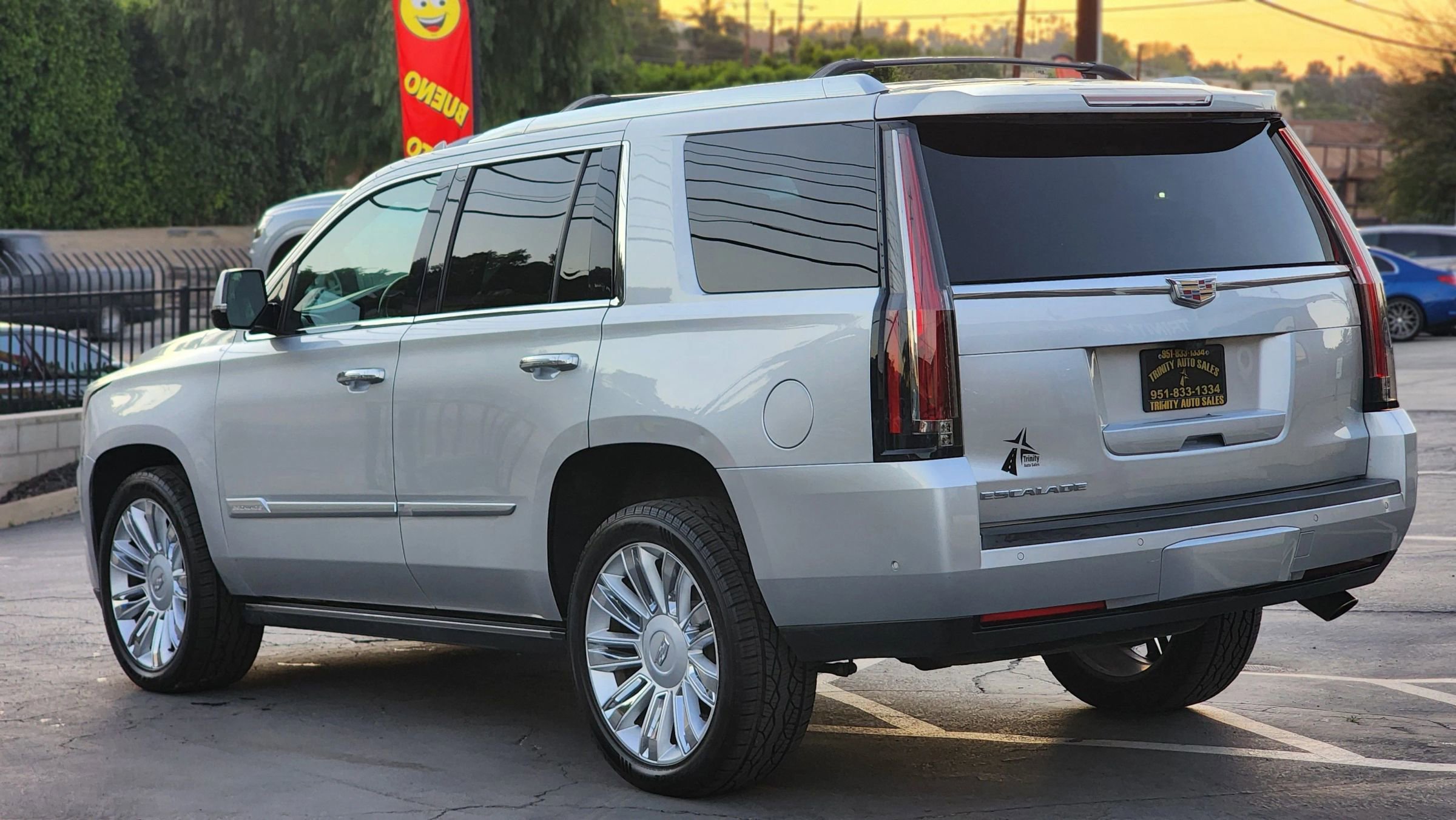 Used 2020 Cadillac Escalade Platinum image 3