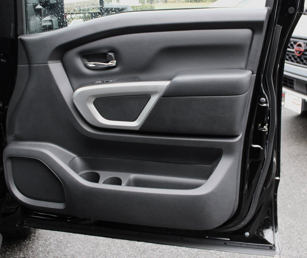Certified 2024 Nissan Titan SV w/ SV Convenience Package image 18