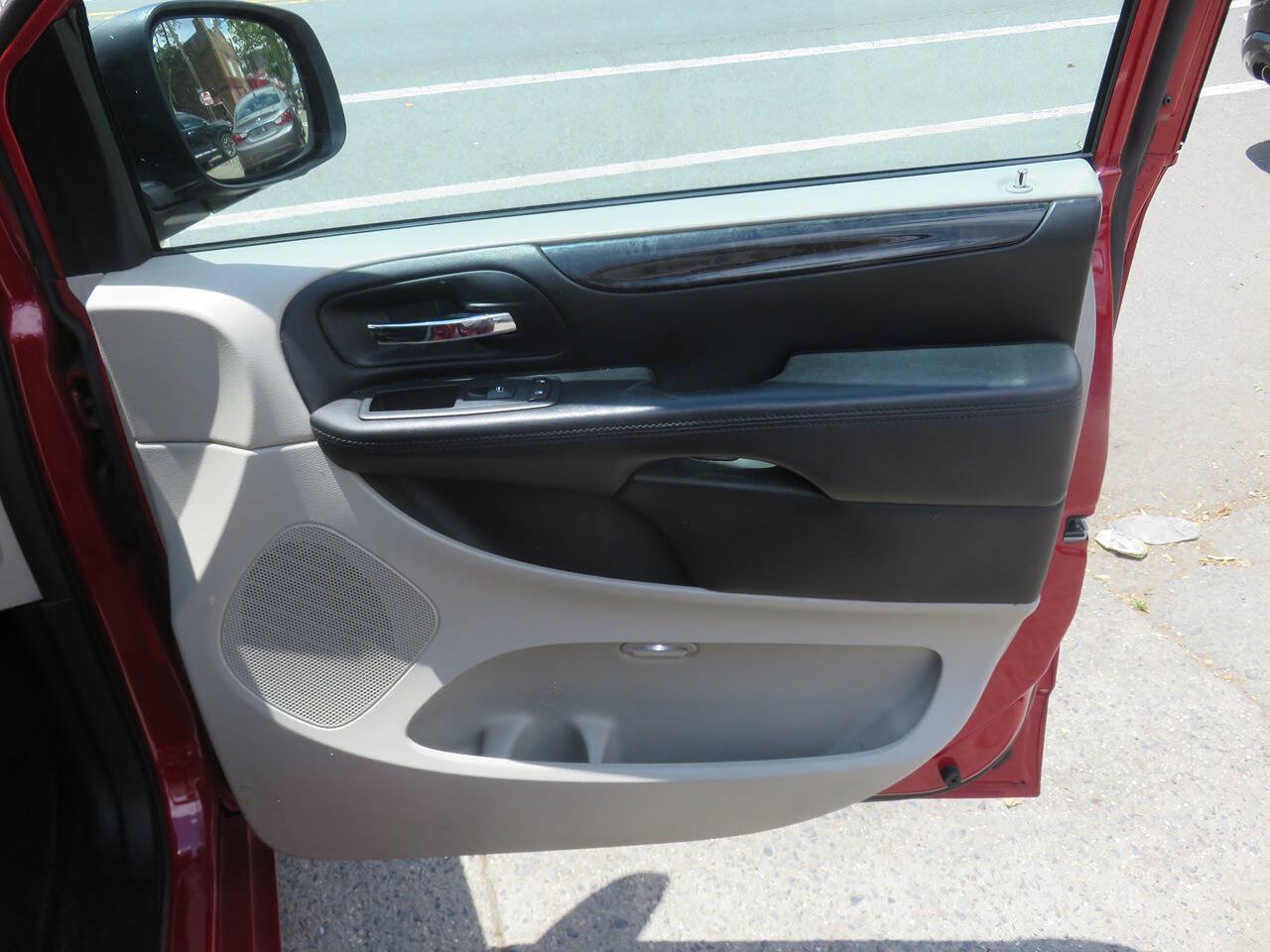 Used 2014 Dodge Grand Caravan SE w/ Quick Order Package 29E SE FWD image 25