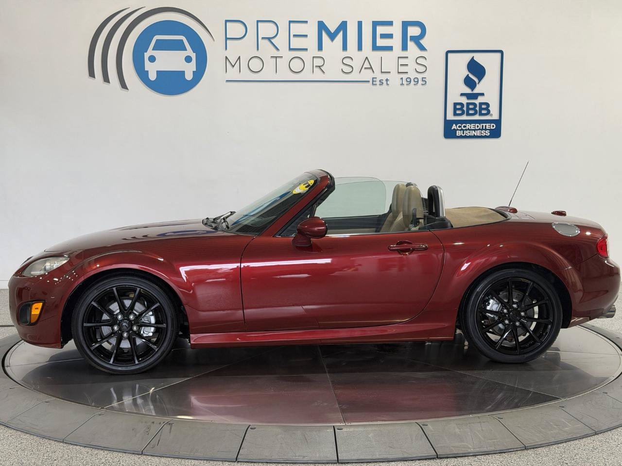 Used 2009 MAZDA MX-5 Miata Grand Touring w/ Premium Pkg RWD image 2