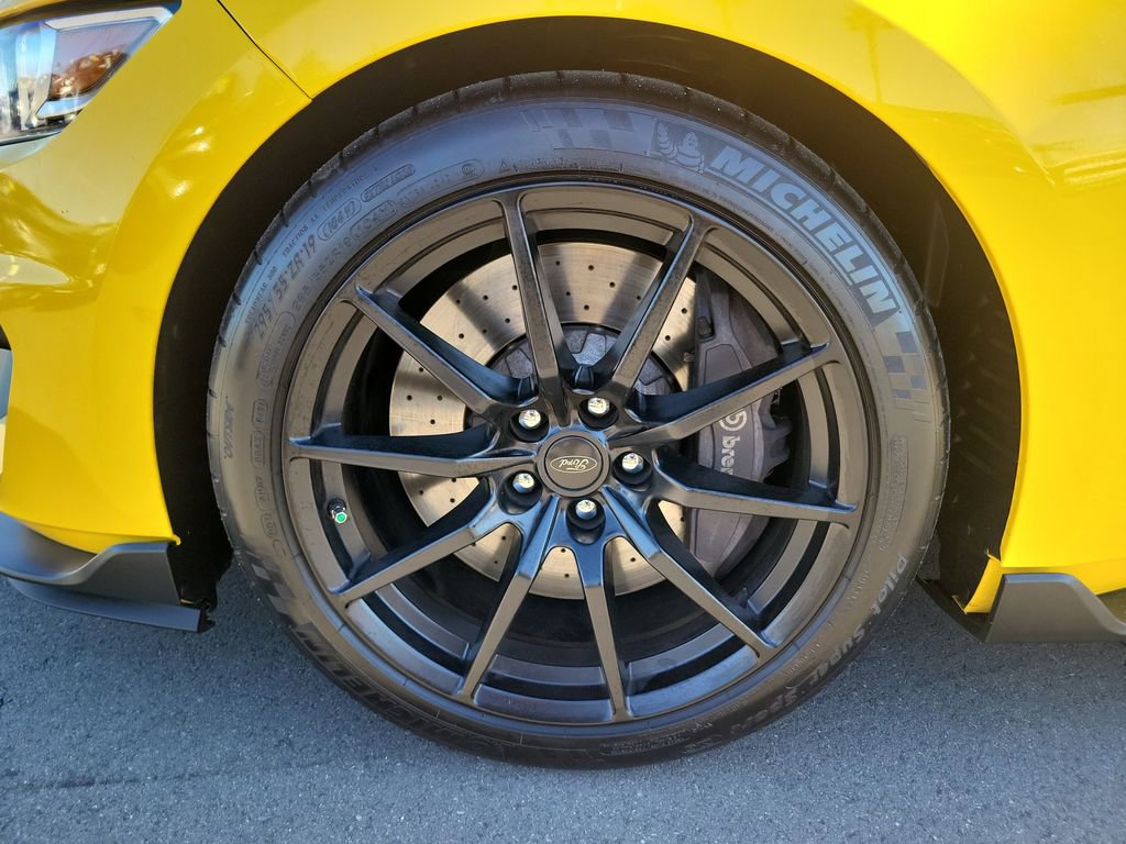 Used 2016 Ford Mustang Shelby GT350 w/ Technology Package image 33
