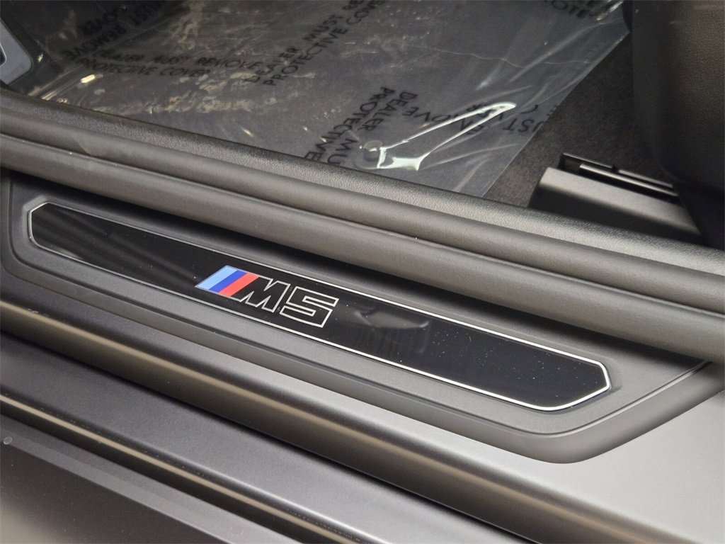 Used 2025 BMW M5 Touring image 34