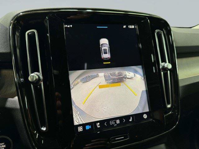 Used 2023 Volvo XC40 B5 Plus w/ Driver Assist Package AWD/4WD image 40