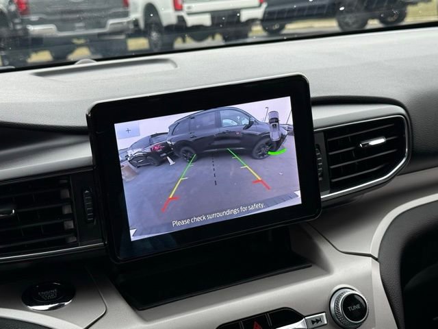 Used 2023 Ford Explorer XLT w/ Equipment Group 202A image 4